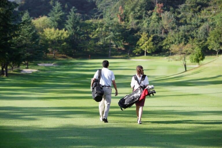 Detektive bei Golf, Observation, Ermittlungen, Diskretion, Wuppertal, private Sicherheit.